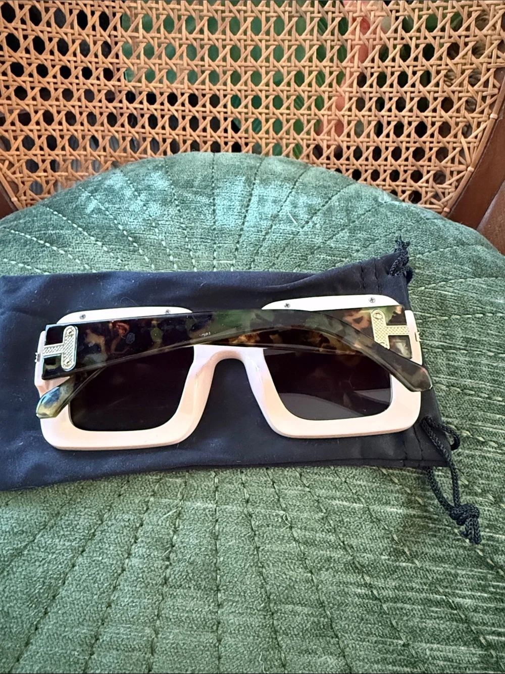 NWOT Striped Elton John Glam Cool Cat Novelty Sunglasses